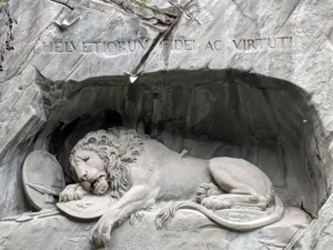 Read more about the article Lion Monument